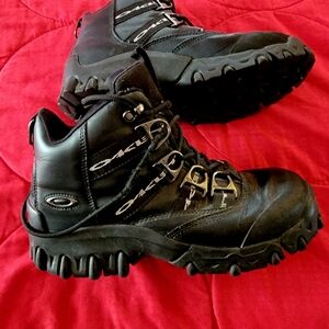 MEN'S OAKLEY  TACTICAL/Casual WORK BOOTS - SIZE 8